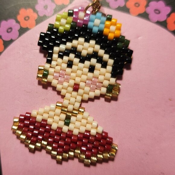 Frida Kahlo Necklace pendant seed bead Gold tone Chain art artsy tribute women - Picture 1 of 5